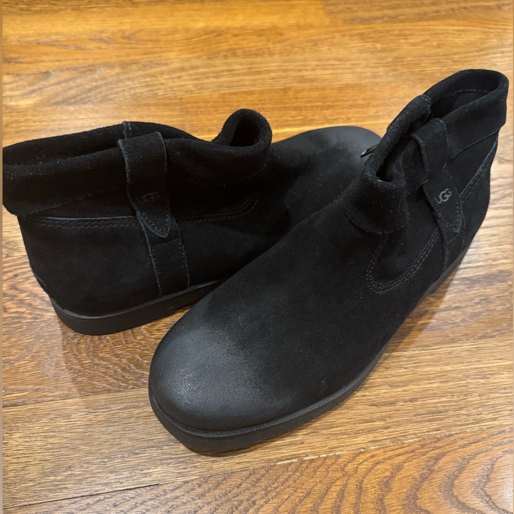 UGGs, size 8!